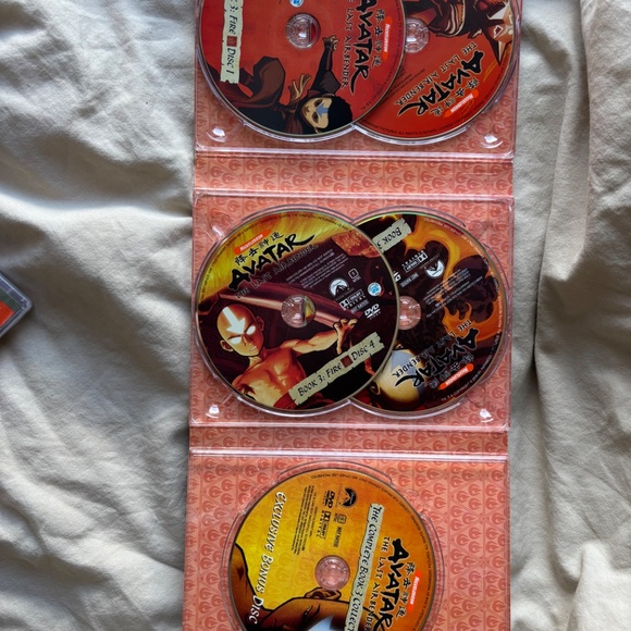 Avatar: the Last Airbender and Legend of Korra DVDs - Picture 5 of 6